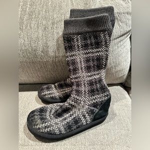 Girls UGG Knit Boots size 13